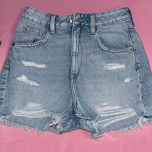 H&M Divided High-waisted Light-wash Ripped Denim Jean Shorts- Women’s Size 2🫶🩷